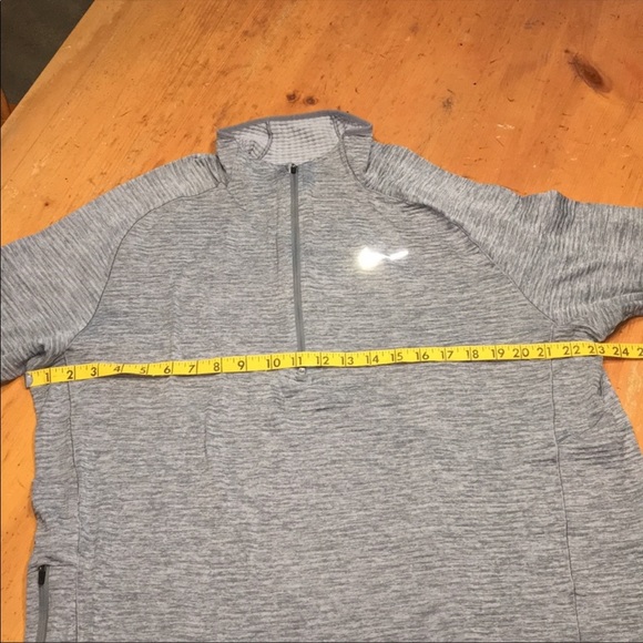 Nike Dri-Fit Men’s Gray Half-Zip - Picture 9 of 9